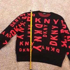 DNKY Logo knit sweater black, hot pink size L NWOT